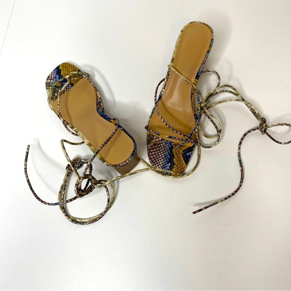 Urban Outfitters Alexa Multi Color Snake Print Strappy‎ Block Heel Sandals Sz 7